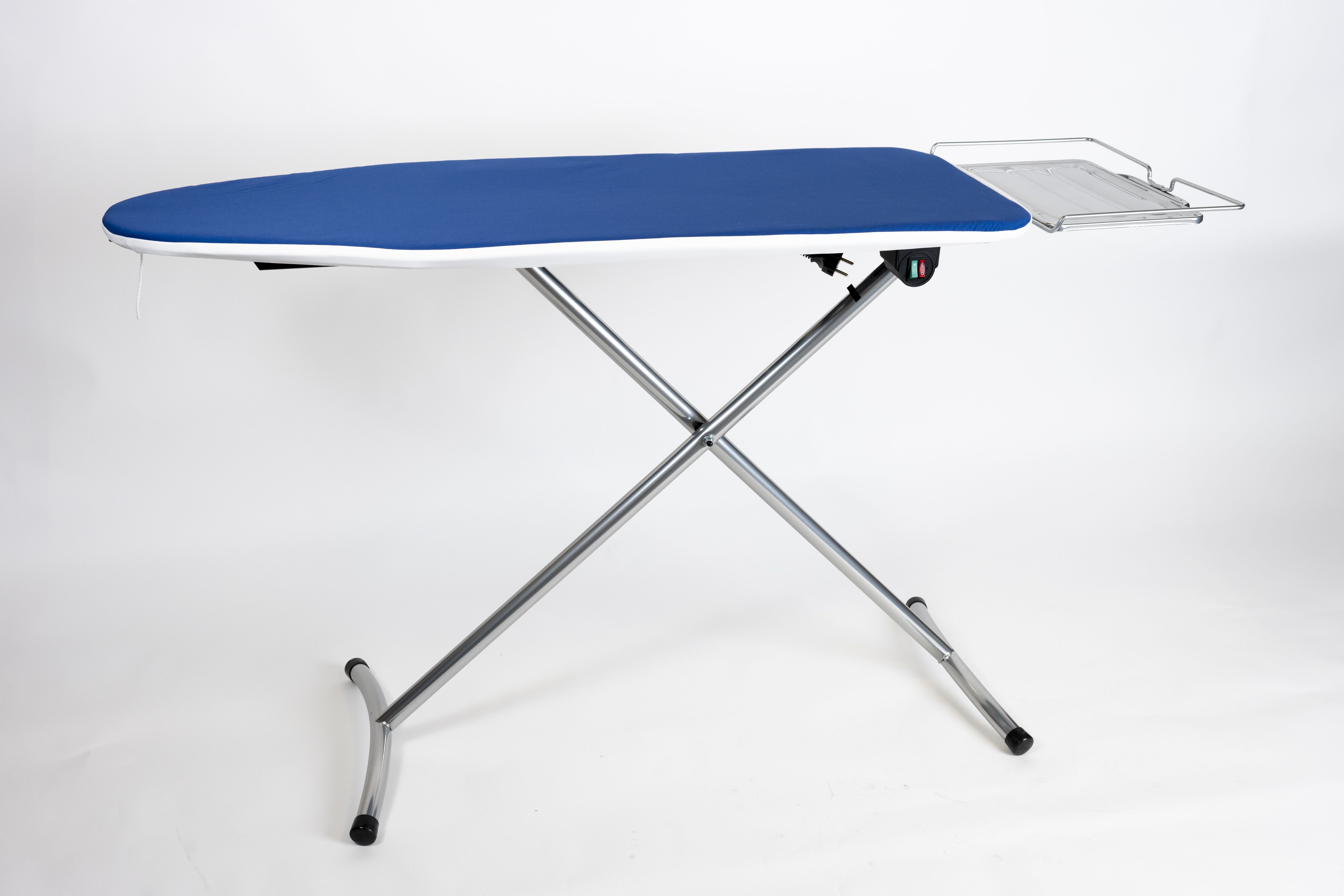 mesa de passar roupa aquecida e a vácuo