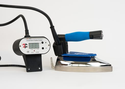Fer à repasser électronique ouvert